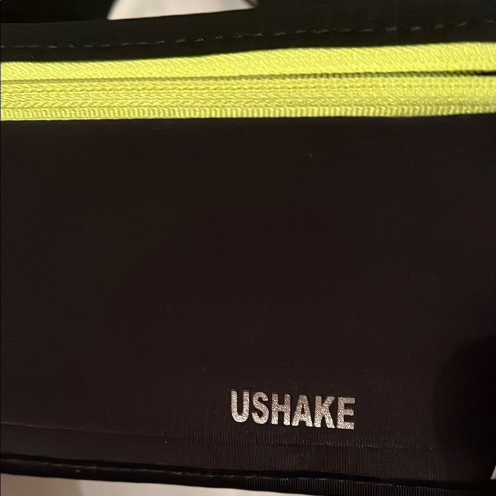 Fanny Pack Black and Fluorescent Yellow - Picture 2 of 4